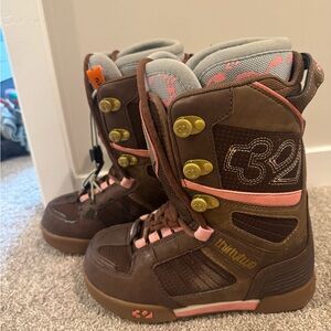 ThirtyTwo Brown and Pink Snowboard Boots